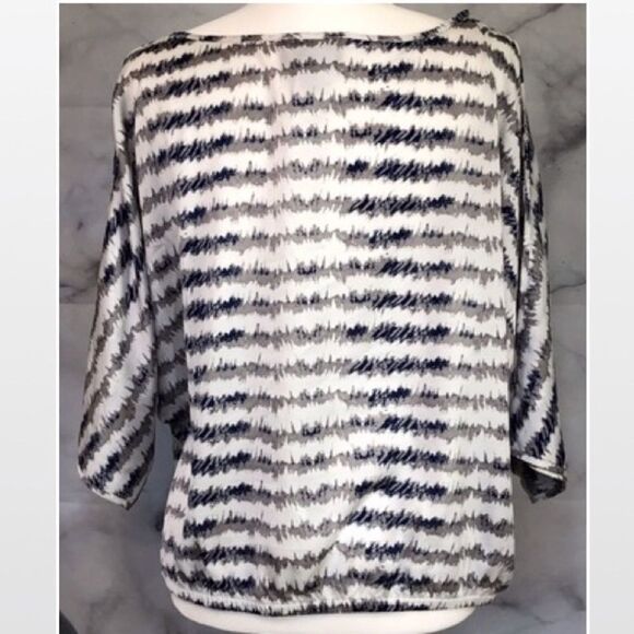 Cynthia Rowley Top Womens Medium Cold Shoulder Blue Striped White Blouse - Picture 13 of 16